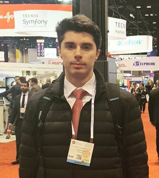 Dr. Alexandre Grandinetti durante congresso de oftalmologia